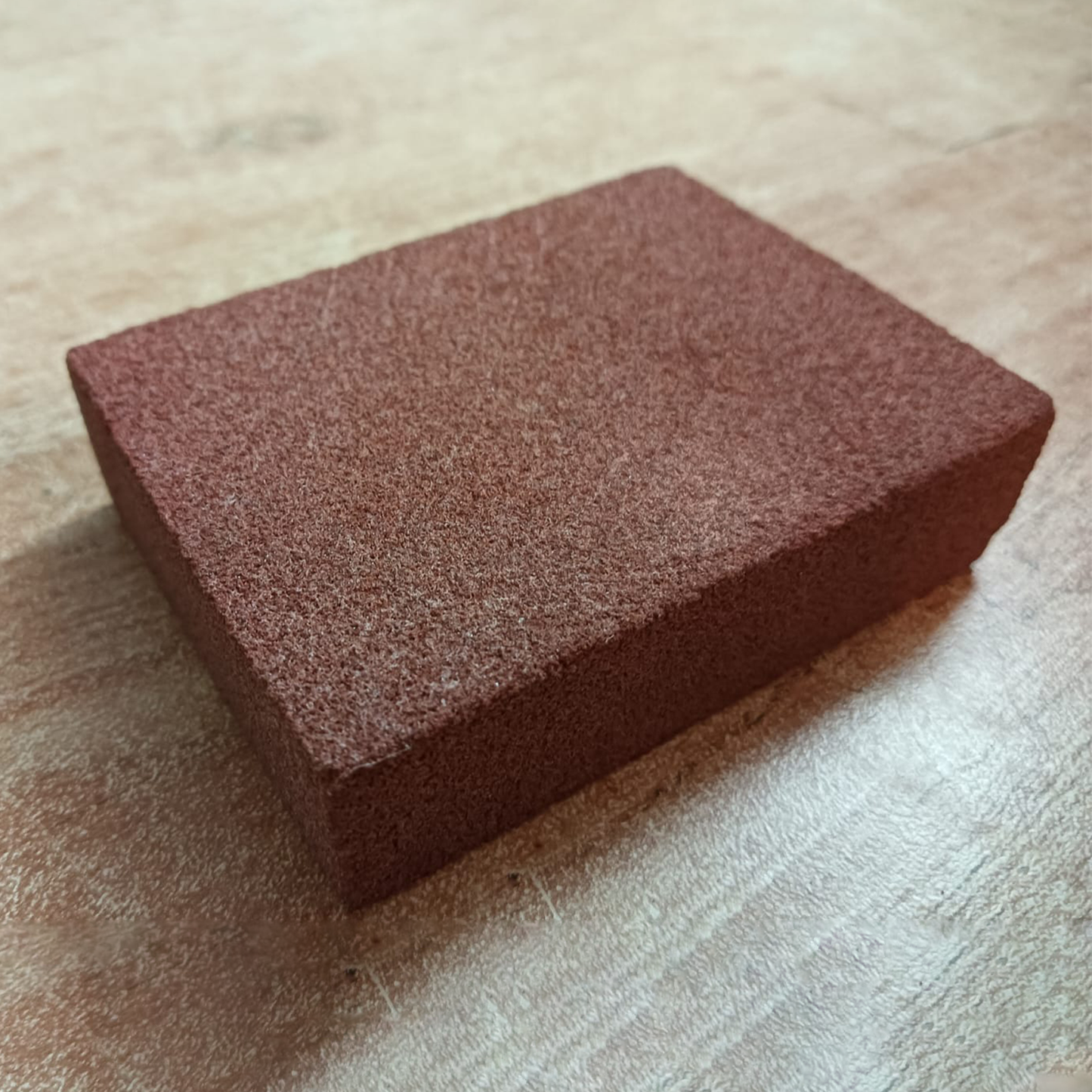 Amolador com Base Artesanal de Madeira